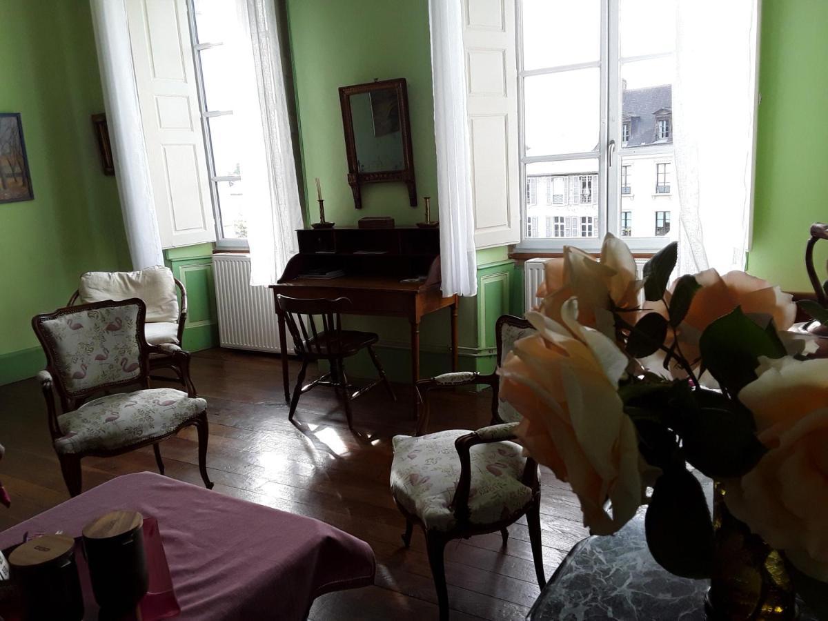 La Suite Du Peintre Oloron-Sainte-Marie Eksteriør billede